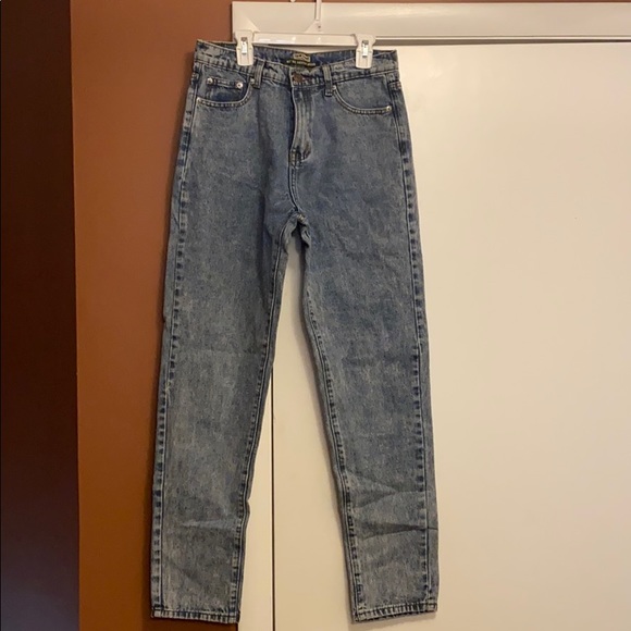Light Wash High Rise Jeans - Picture 2 of 4